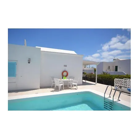 Violeta With Electrically Heated Pool Vila