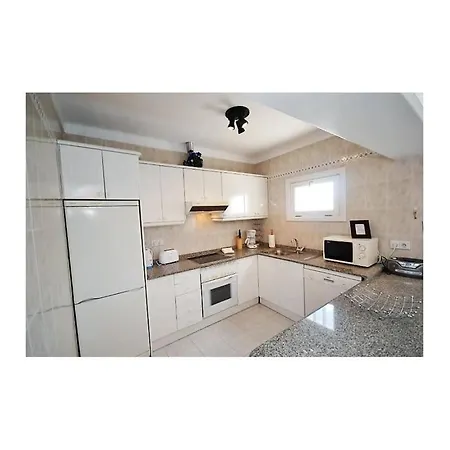 Violeta With Electrically Heated Pool Vila
