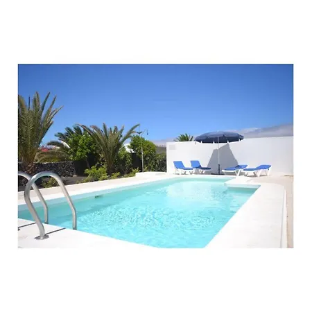 Violeta With Electrically Heated Pool Vila Puerto del Carmen (Lanzarote)